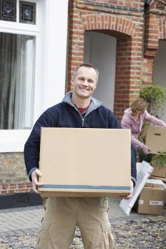 Professional packing and unpacking services in UK for home relocation